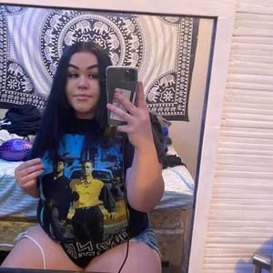 Meet your Posher, Alexis